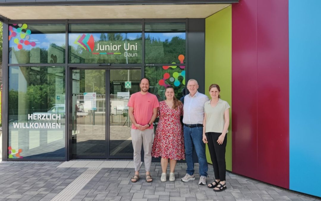 Erster Besuch der École Jean Jaurès an der Junior Uni Daun